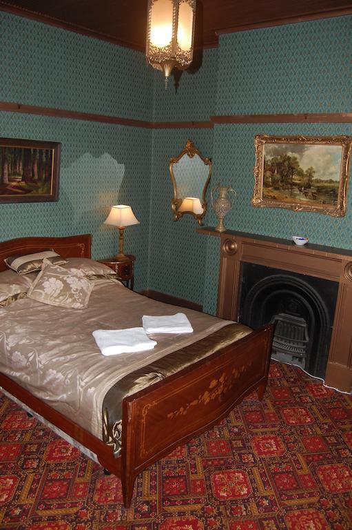 Shakespeare Hotel Surry Hills Room photo