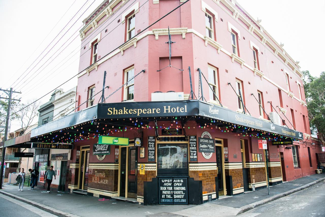 Shakespeare Hotel Surry Hills Room photo